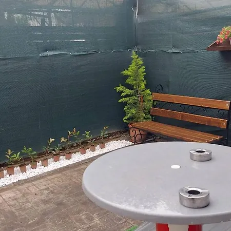 Miha Private Parking, Terrace, Near Zoo & Park Daire *